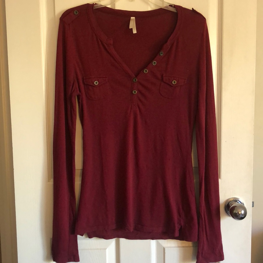 Long sleeve maroon v-neck